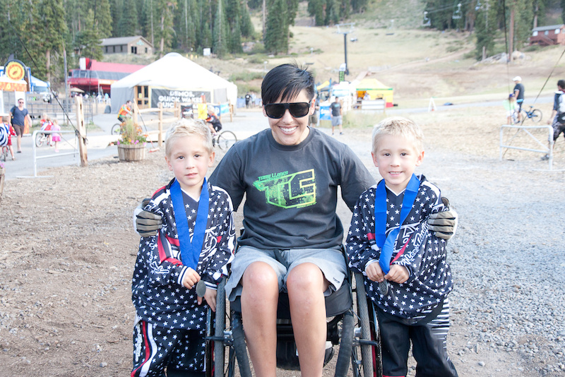 Tara with two of the kids from the Shimano kid's races!  Thanks TLD for the prizing!