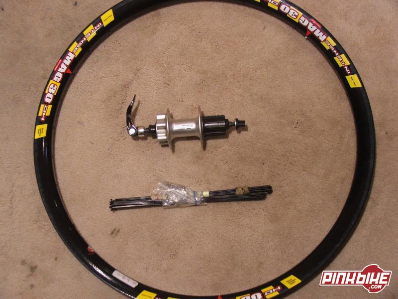 thats the mag 30 rim, the hub and the spokes.