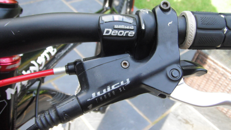 Juicy Theww SL Brakes
Shimano Deore Shifter
