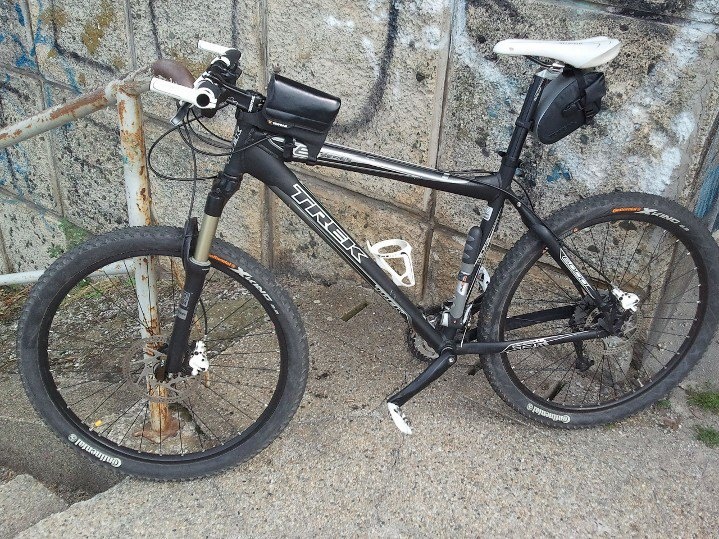 trek 4300 disc 2009