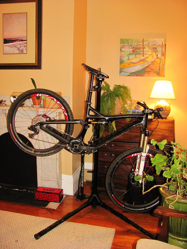 Carbon Seat and Chainstay Linkage - Carbon Roval Control Trail SL 142 Wheels - 1x10 BB30 Spider w Chromag Ring - BLACK