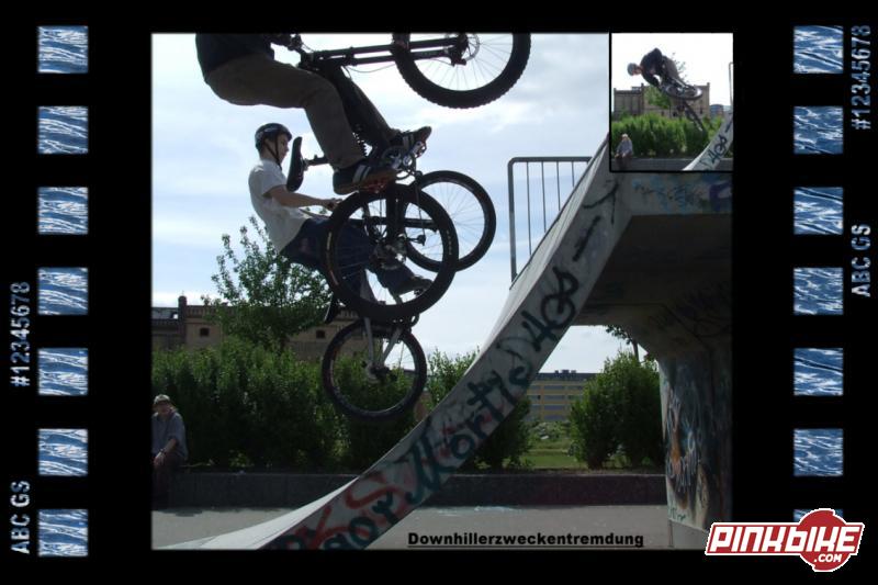 with a Downhiller in a Skatepark.....
thats "Freeride" :D