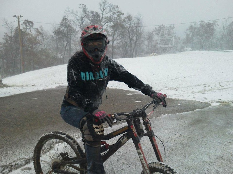 Riding on the last day in the snow (2011)