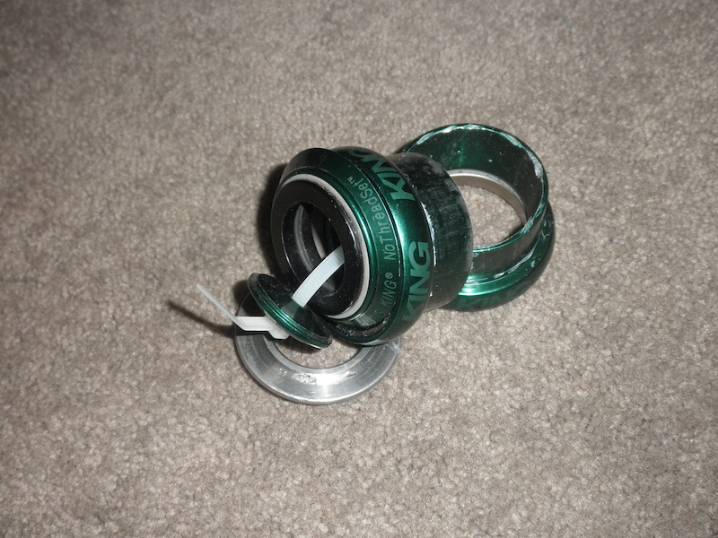 Chris King Headset 1.5 to 1 1/8 reducer green For Sale