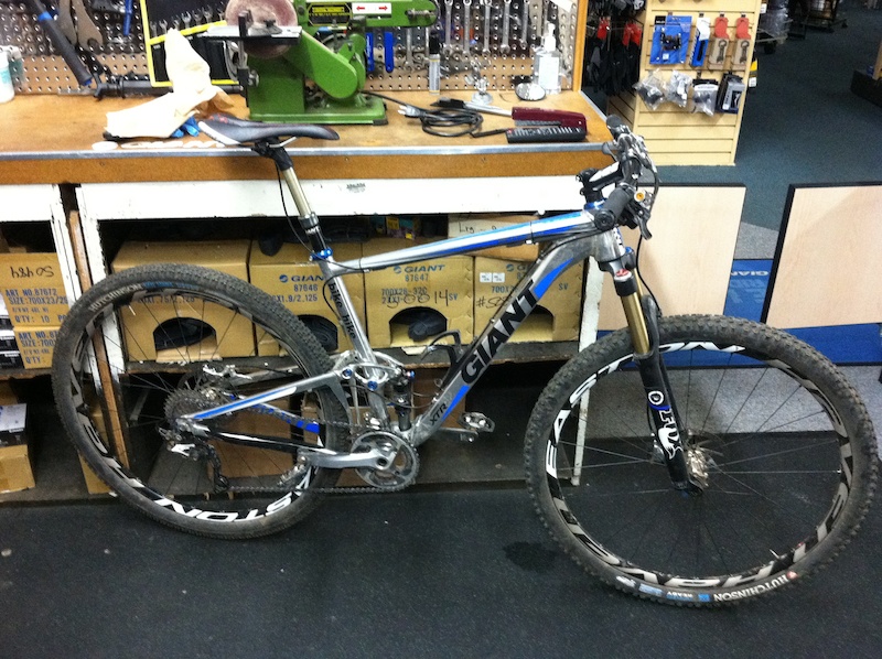 giant anthem x1 2011