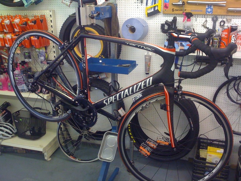 Loz's Specialized Tarmac in for some Gear adjustments