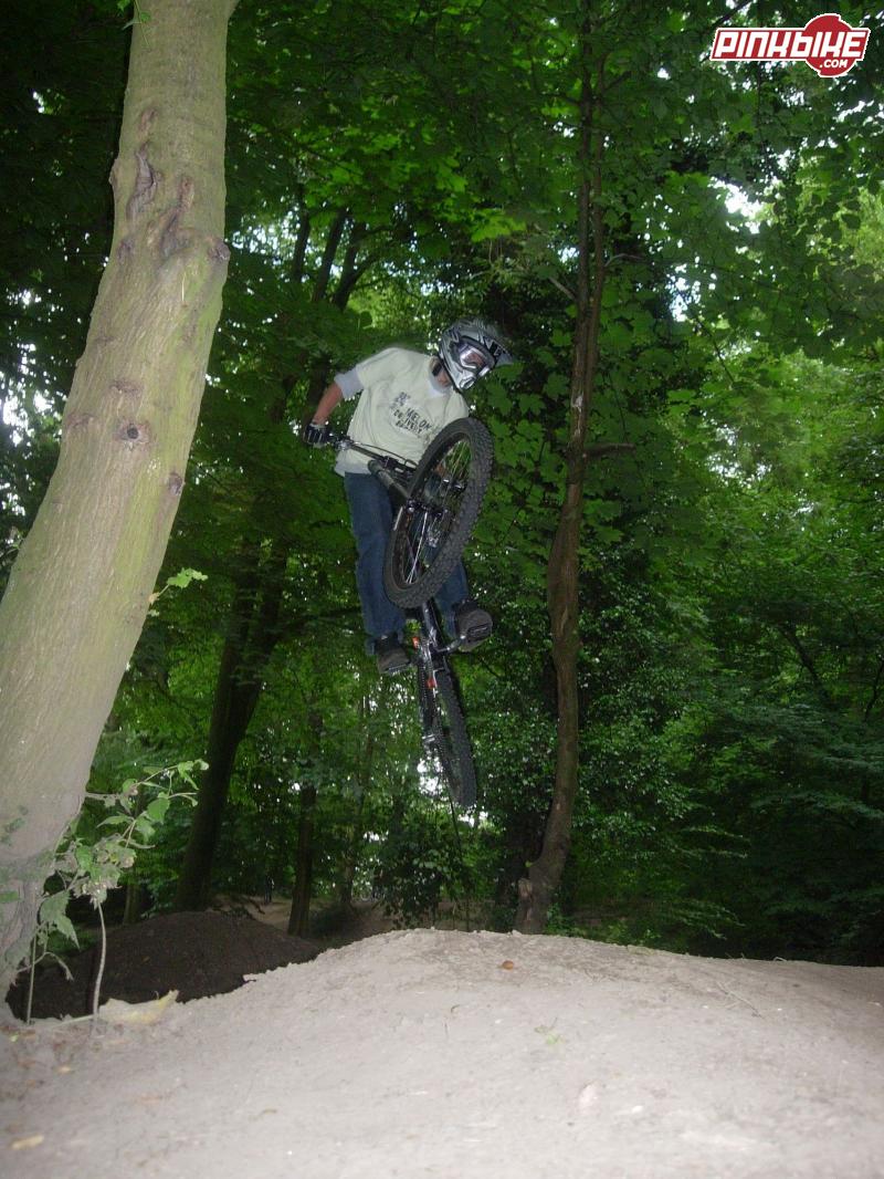 Comming in to land a whip on the 16ft. Great trail and thanks for the pics Rob.