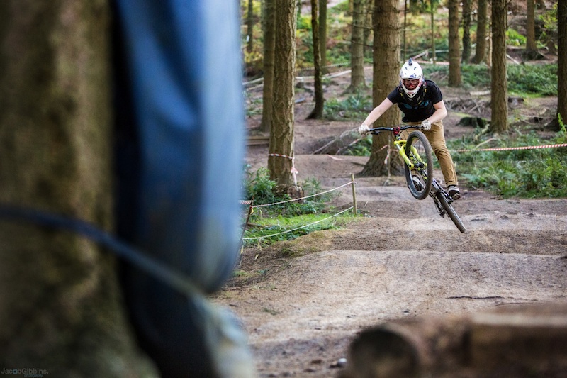 Photos to go up along with a new edit with Bernard riding the Pivot M4X and a bit of a recap of his WC season. www.aspectmedia.tv