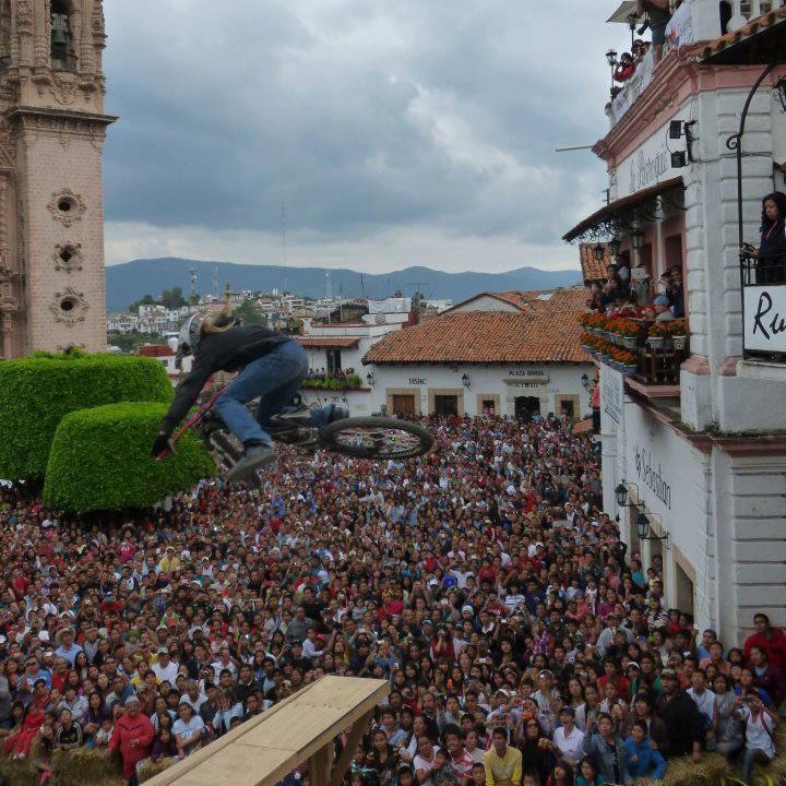 Taxco DH race run, so many poeple were there...