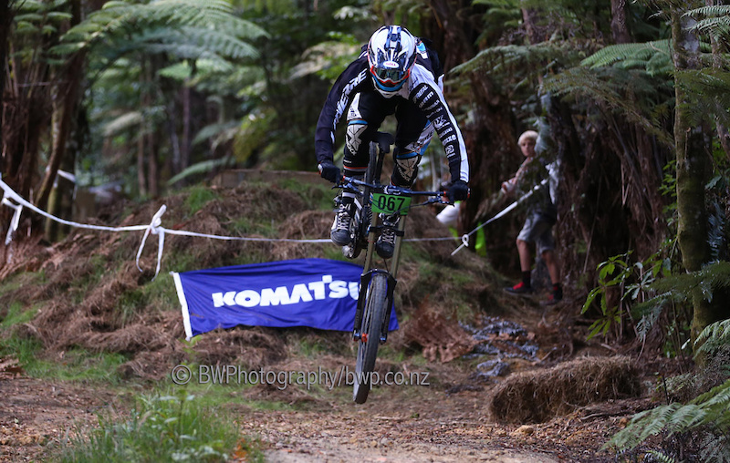 090213 Loic Bruni narrowly avoids going over the front. Bike NZ Mountain Bike Cup Series, Downhill, Hunua Ranges. . Photo: Simon Watts/bwp.co.nz/bikeNZ