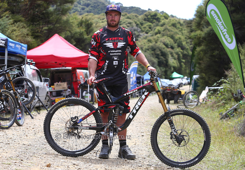 090213 Brook MacDonald, Trek World Racing and Redbull rider.  Bike NZ Mountain Bike Cup Series, Downhill, Hunua Ranges. . Photo: Simon Watts/bwp.co.nz/bikeNZ