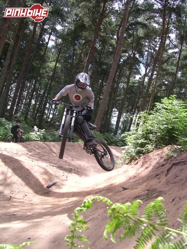 Hip on the 4X. Amazingly straight front wheel. (good camera man i guess)