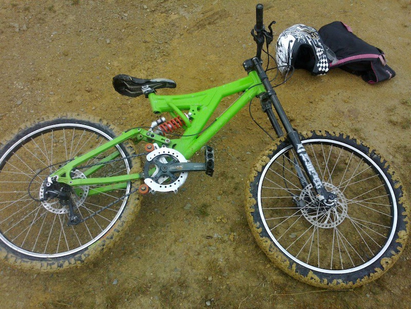 dh bikes under 2000