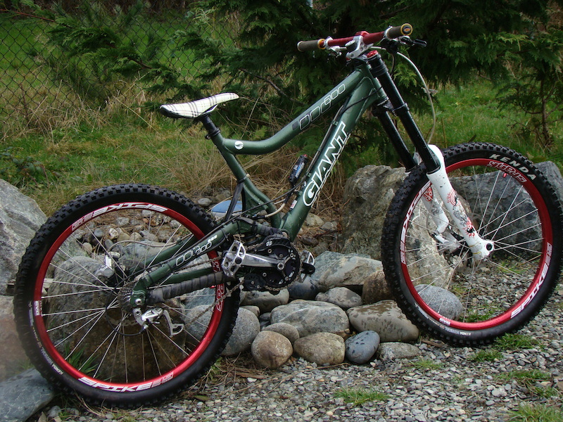 giant dh comp