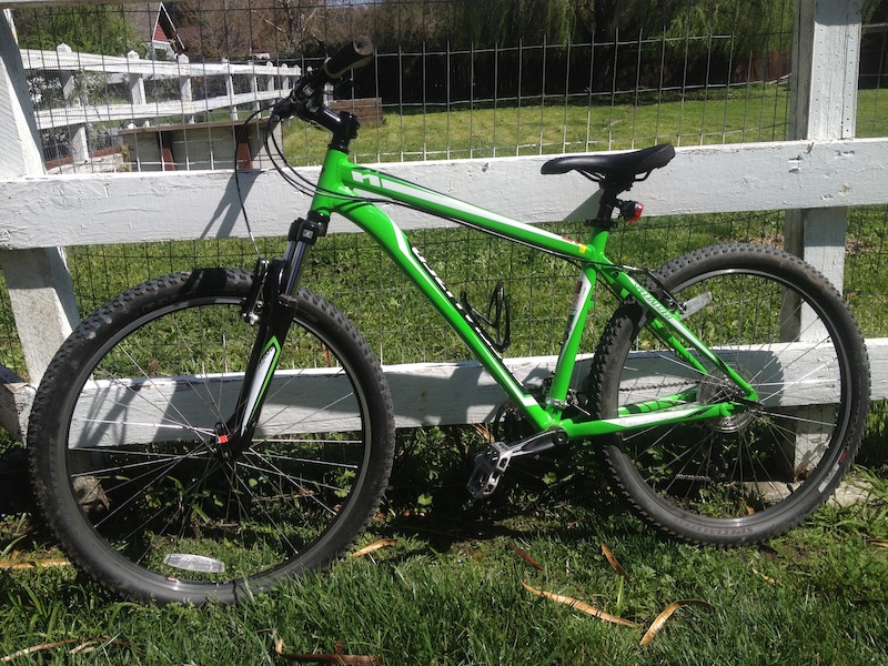 2013 Specialized Hard Rock 17.5 Medium 