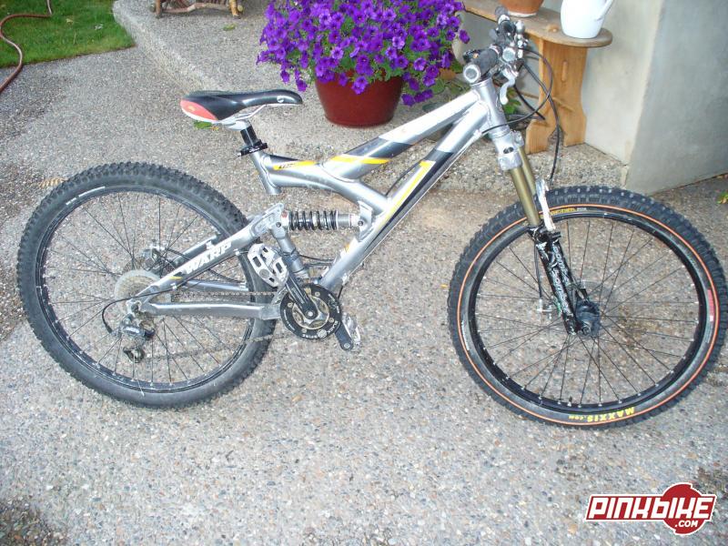 2001 Giant Warp DS1, Size Small, Silver, 03 parts on 04 frame For Sale