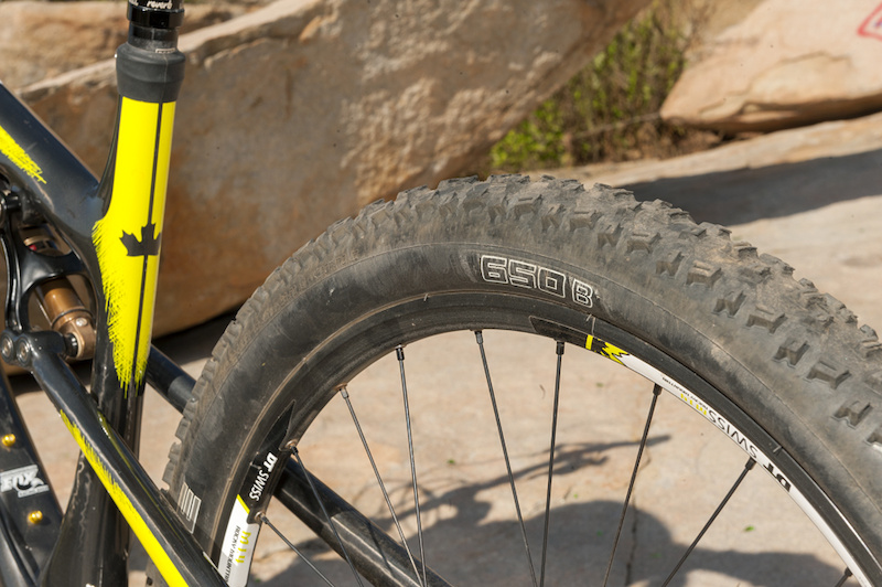 Rocky Mountain Altitude 790 MSL -Schwalbe Nobby Nic 650B tire