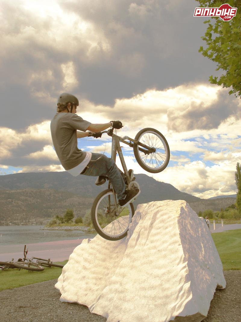 Sick Photo Abuabca on a rock, Photo by: Nate Wilgosh.