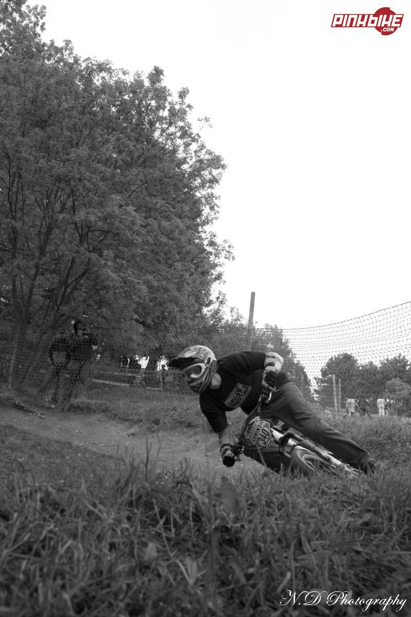 Here is a nice berm shot of a friend I took during the training of the Avalanche Cup 2006 @ Lyon - La Sarra.