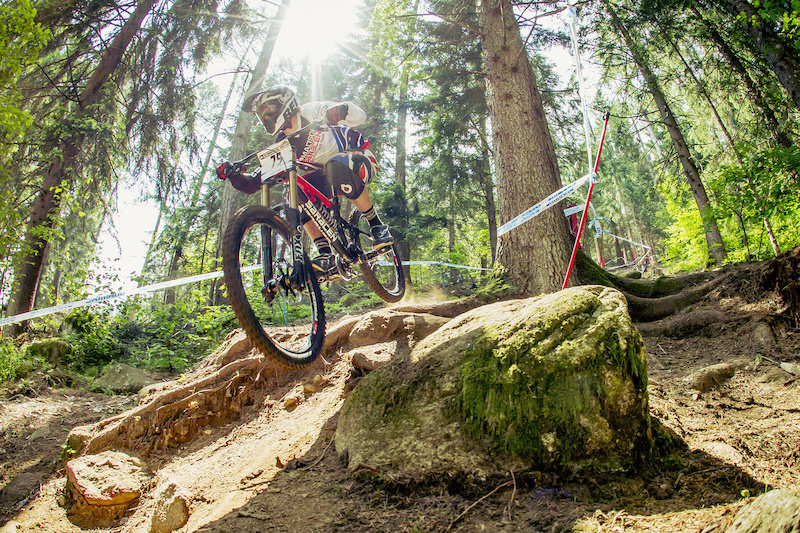Madison Saracen Heated UCI MTB World Cup TWO - Val di Sole Italy - Find the article on Pinkbike.com - Laurence CE - www.laurence-ce.com