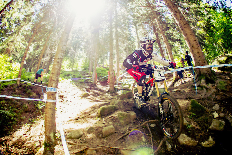 Madison Saracen Heated UCI MTB World Cup TWO - Val di Sole Italy - Find the article on Pinkbike.com - Laurence CE - www.laurence-ce.com