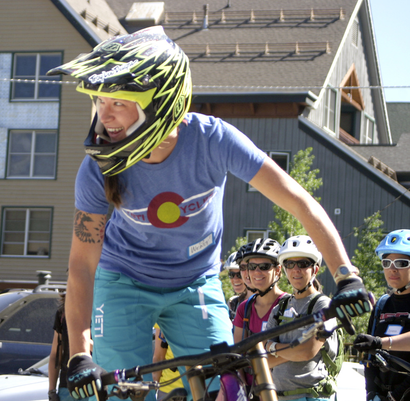 Showing correct body position and how you should dance with your bike.