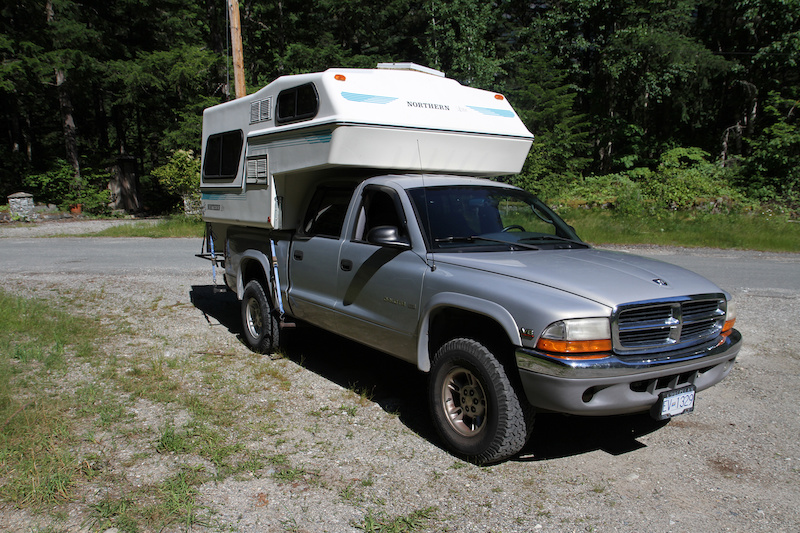 2000 Dodge Dakota SLT 4x4 auto with Northern Lite camper For Sale