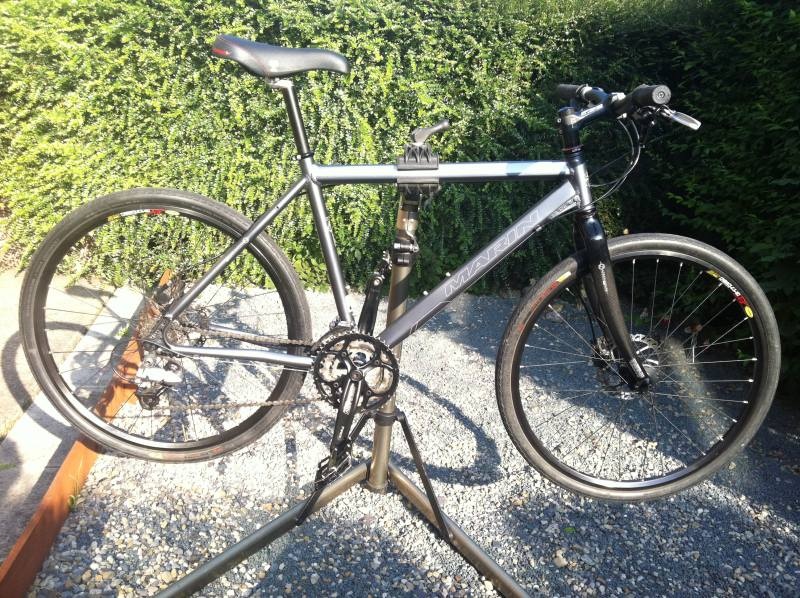 marin point reyes hybrid bike