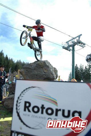 Hosel Cleans the rock section in the semi finals at Rotorua Worlds 2006 to qualify third