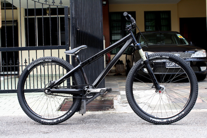black jump bike