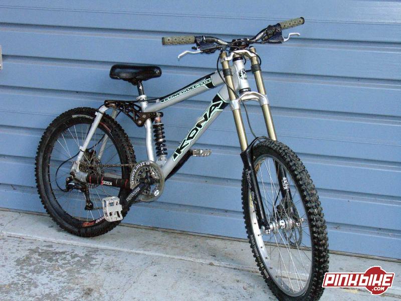 2001 Small Silver Kona Stinky Dee-Lux For Sale