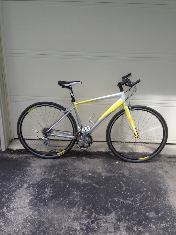 2010 Giant Hybrid 2010 Giant Dash Small *Price Drop* For Sale