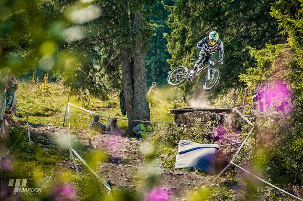 Nice whip of Fabian Bieli, who finished 7th at iXS European Downhill Cup Wiriehorn (SUI)

https://www.facebook.com/MarookPhoto