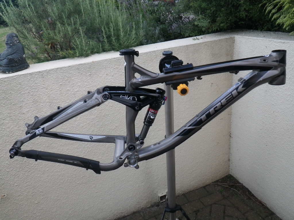 Bought this frame 6months ago. It has just got a brand new shock replacement. An absolutely amazing frame awesome!! I just stripped and cleaned it to within an inch of it's life. Found no problems with it. There is a bit of paint damage which doesn't effect the riding quality.It's a 2013 remedy 7 and I'm looking for £700.00 ono . Please get in touch even if your vaguely interested I'm sure I could do a fair price. Cheers