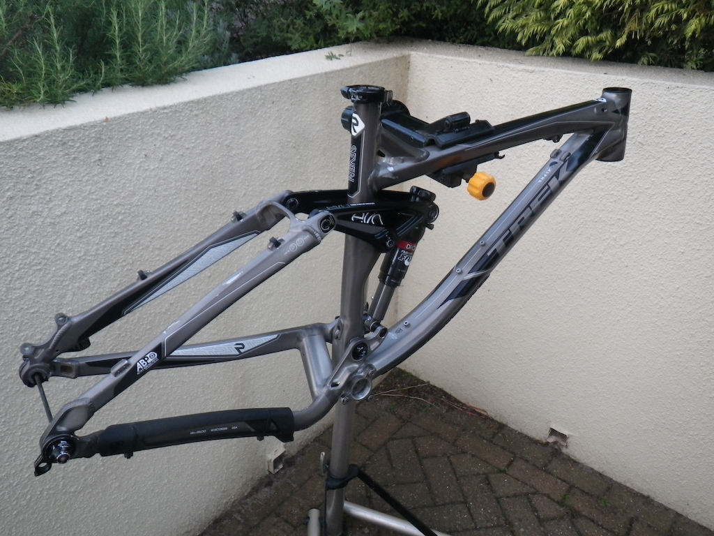 Bought this frame 6months ago. It has just got a brand new shock replacement. An absolutely amazing frame awesome!! I just stripped and cleaned it to within an inch of it's life. Found no problems with it. There is a bit of paint damage which doesn't effect the riding quality.It's a 2013 remedy 7 and I'm looking for £700.00 ono . Please get in touch even if your vaguely interested I'm sure I could do a fair price. Cheers