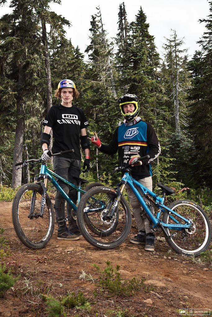 Thomas Genom Tom van Steenbergen practicing the buddy system.