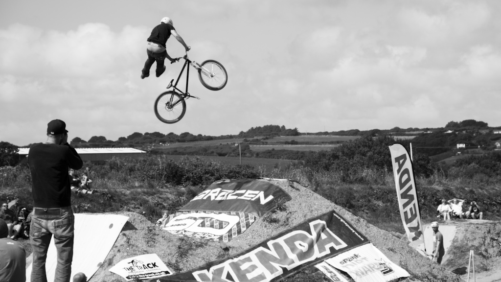 Round 4 @ The Track, Portreath, Cornwall

Thanks to Dan Curtis for the photo
