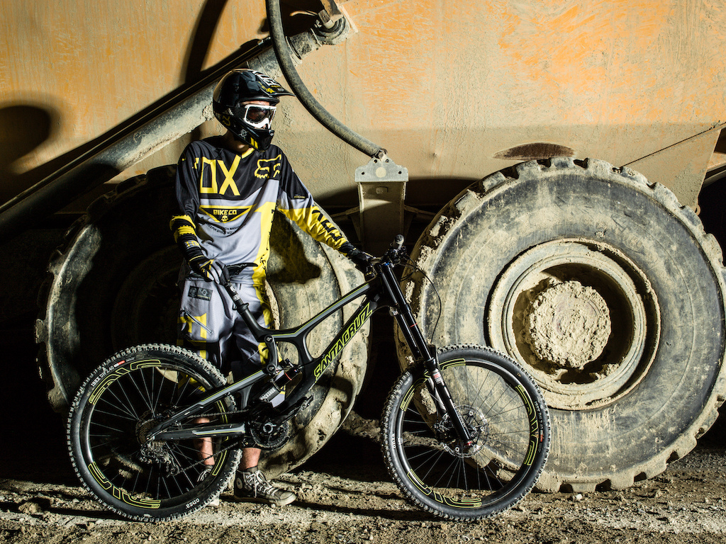 Finally the pics of my V10 has arrived! just perfect after the win of Minnaar!! :D

The bikes weight is quite near to 14Kg!

Parts:
- V10 2013 full carbon (World Champion!) frame 
- Enve DH rims laced to DT 240 hubs
- RS Boxxer with uppers from MRC trading
- RS Vivid air
- Raceface Sixc DH crank, bar and seatpost
- Hope top crown and Race X2 brakes
- X0 Shifter and derailleur
- Straitline AMP pedals
- E13 LG1+ chainguide
- SDG I FLY Storm
- ESI grips
- Onza Ibex tires