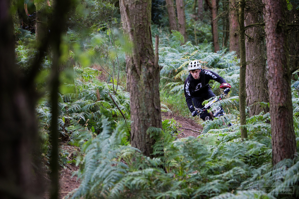 Even the transitions between stages where good fun it seemed with riders sliding about and leaning it in all over the loop.