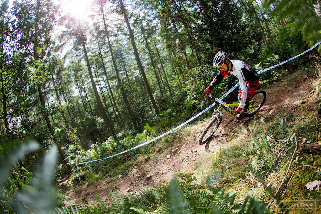 Neil Donoghue tearing up the dry and dusty trails here. He is a local and used his home advantage well taking the win in todays race.