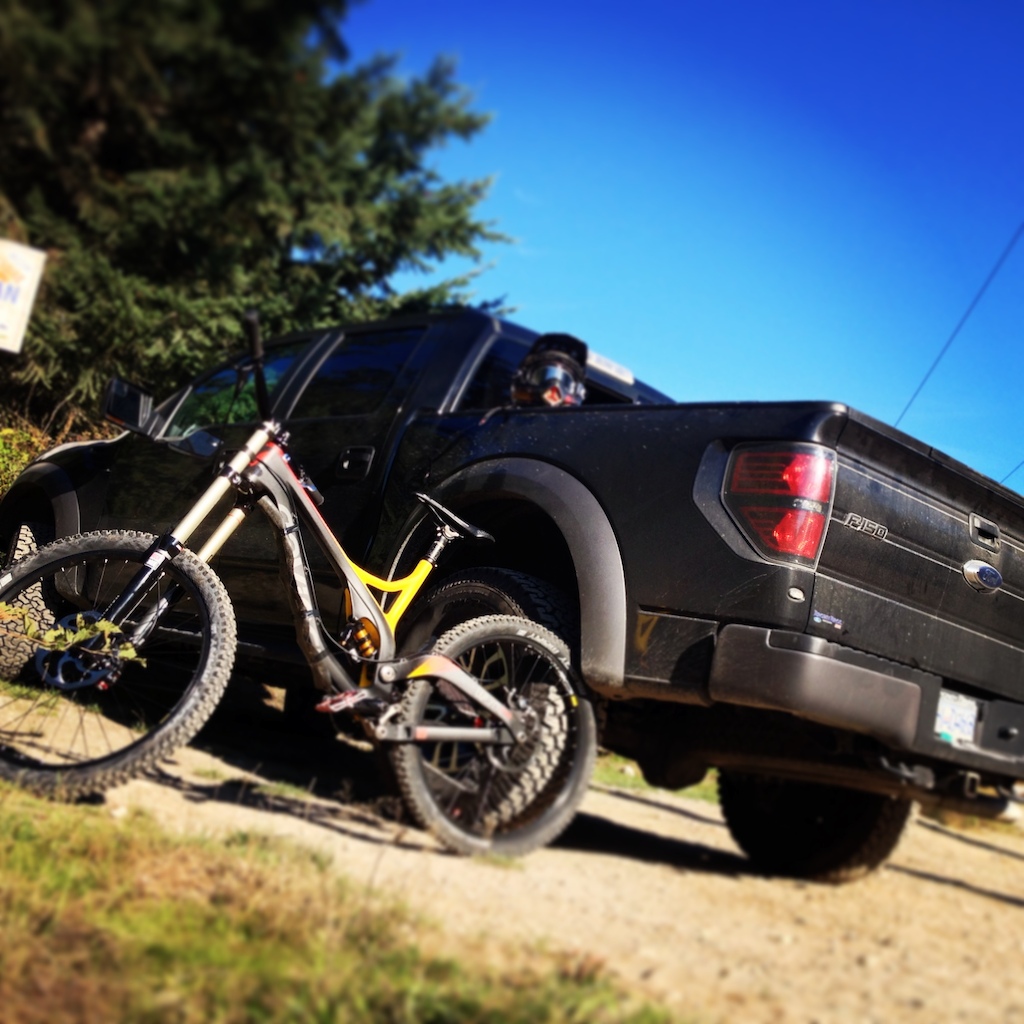 Devinci Wilson Carbon getting ready to go back up the hill