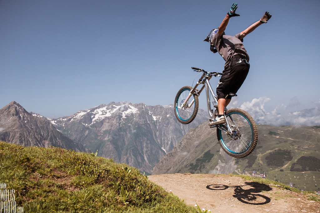 Freeride mountain. МТБ даунхилл. МТБ Mountain Bike. (Маунтинбайк) (MTB). Фрирайдеры МТБ.