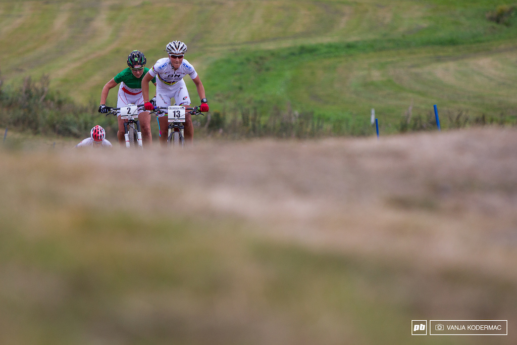 Julie Bresset in the lead at the beginning of the second lap.