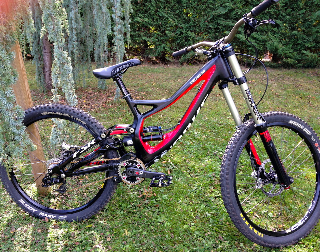 My new toys ! Specialized demo replica s-works carbon, full rock shox, sram ...
I love it