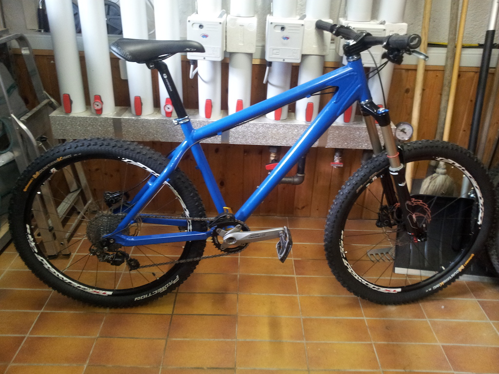 Older Chameleon Frame, no idea of age. built up with parts from my last bike, an Orange Patriot 66.