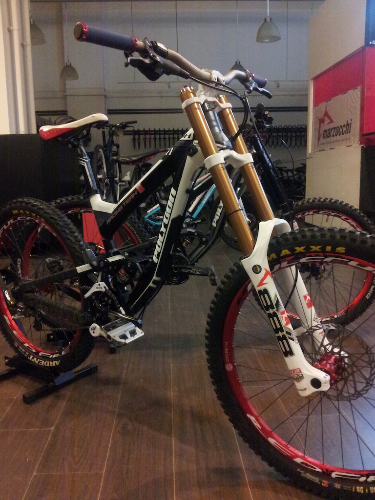2013 Polygon DH2.0 Marzocchi 888 RC3 EVO V2 Fork Roco World Cup Air Shock Fulcrum Red Fire Wheelset