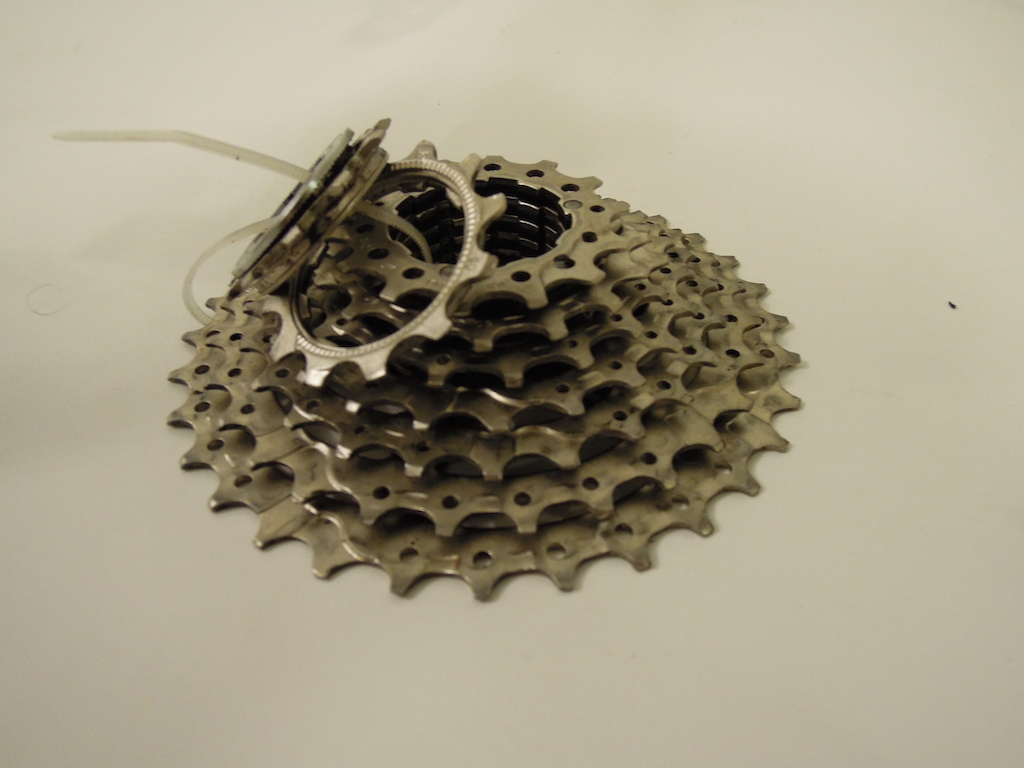 Casette: Shimano Deore 9 Speed £20