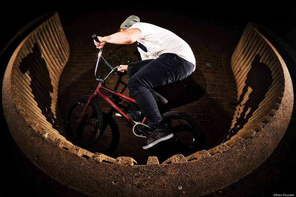 Late Curved Wallride at the Durban Beachfront.

©EP2013