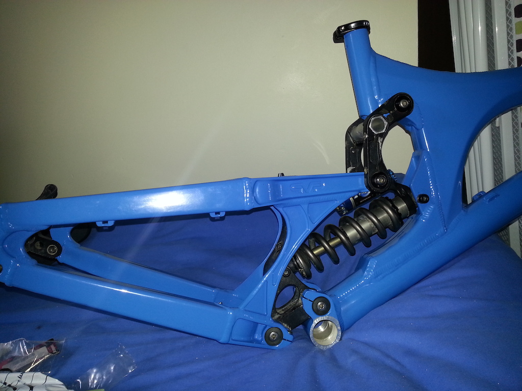 Fox dhx 5.0 with ti spring.