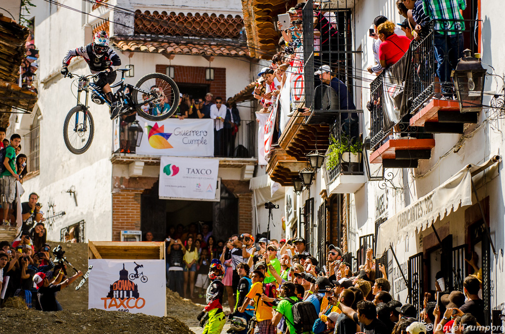 Whippin during Downhill Taxco 2013. Shot by © Dave Trumpore.
@remymetailler